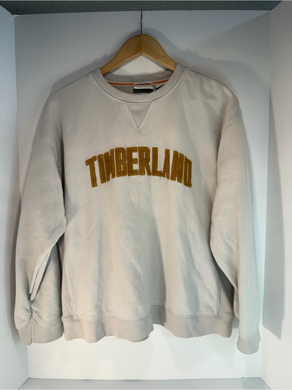 Men’s Timberland Graphic Sweatshirt light beige/sand colorway TB0A5M9XEFL Size M